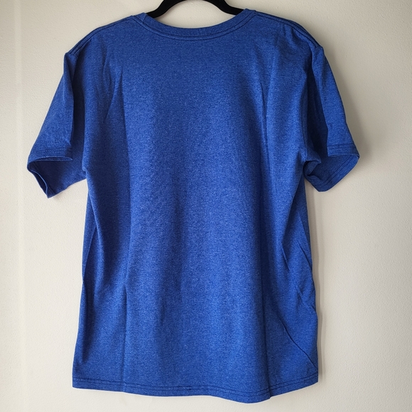 2/20$ Disney Store Captain Marvel blue short sleeve graffic worn out design Sz M - Picture 2 of 9